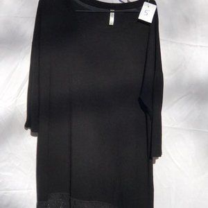 Emerald Women's  black blouse with lace hem